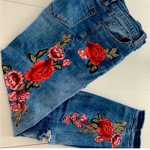 Nanette Lepore embroidered jeans, Size 8, medium wash, red, pink flowers